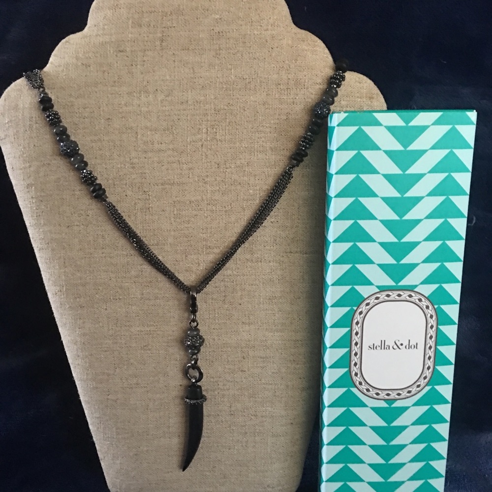 Stella & Dot Arlo Horn Necklace